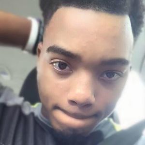 Meet your Posher, Zay